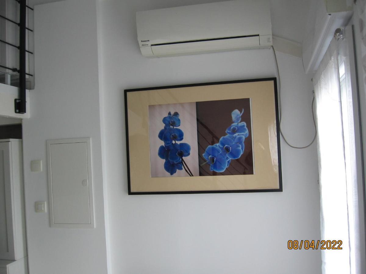 Appartement Avec Chambre En Mezzanine Rognac Exterior foto