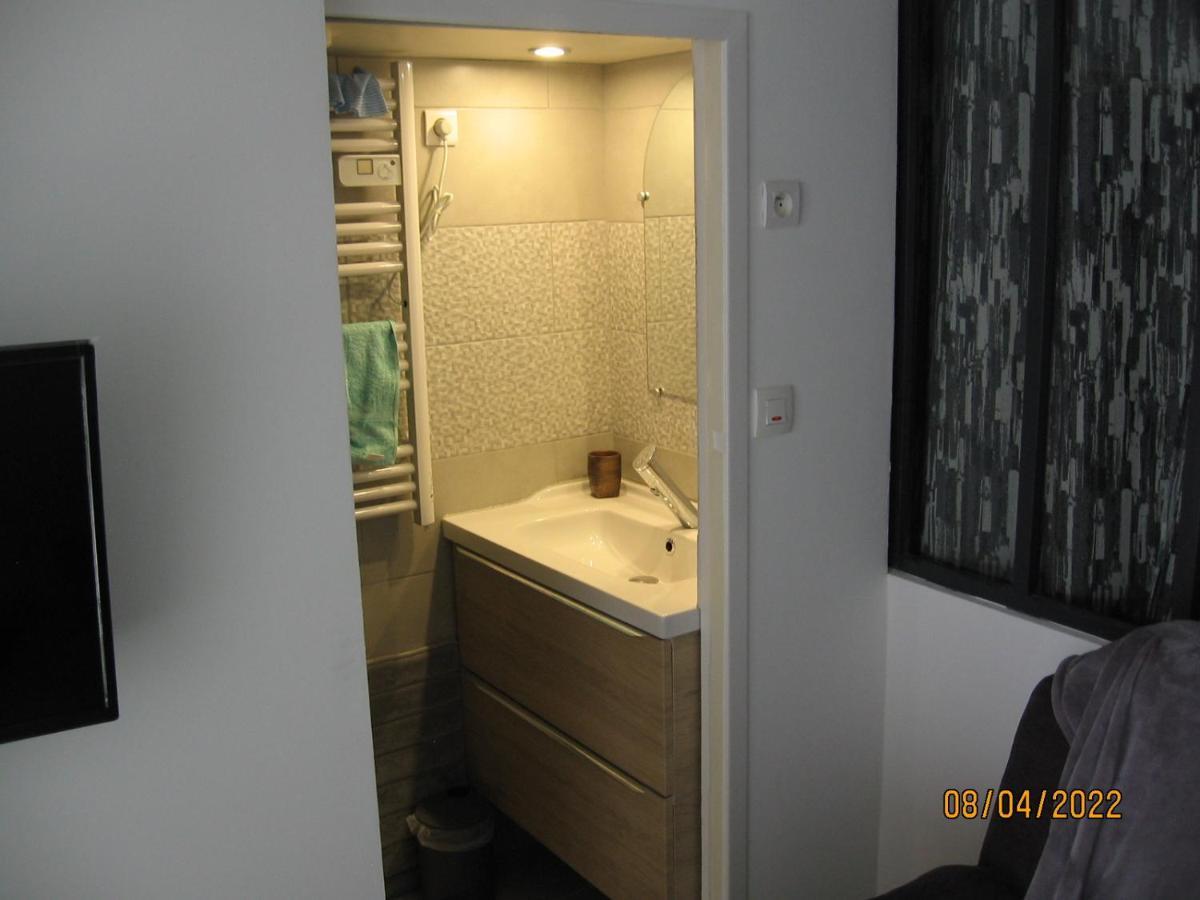 Appartement Avec Chambre En Mezzanine Rognac Exterior foto