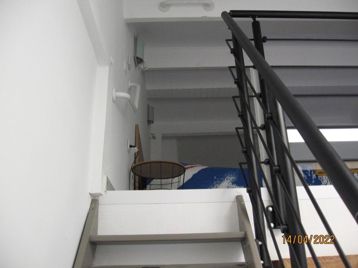 Appartement Avec Chambre En Mezzanine Rognac Exterior foto